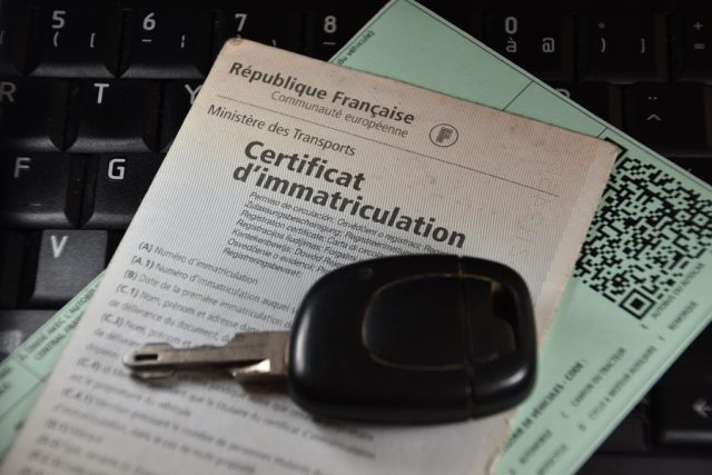 French car registration certificate or "gray card" ("carte grise" in french)